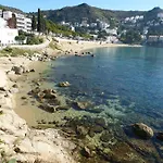 Sobre El Mar Roses