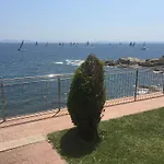Sobre El Mar Roses
